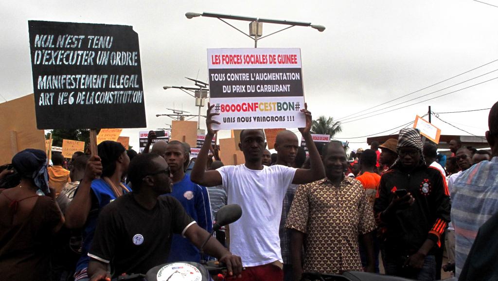 La répression d'une manifestation à Conakry provoque la colère des syndicats