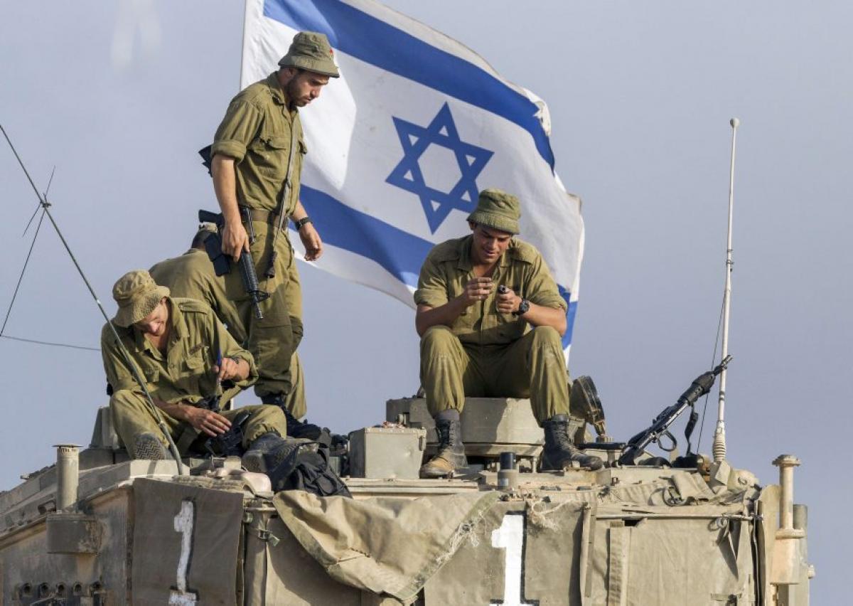 Un avion syrien abattu par l'armée israélienne