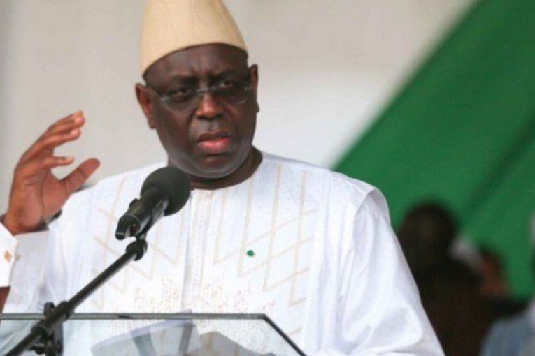 ​Macky offre 24 millions et 4 postes aux jeunes apéristes de "Pikine va mal"