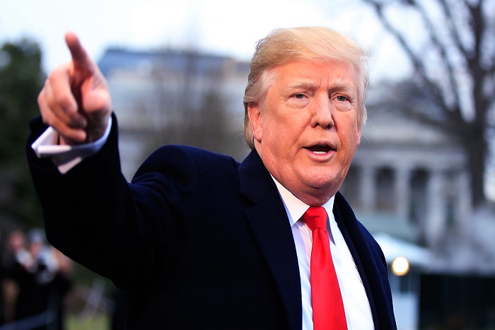 Incendies géants en Californie : Trump incrimine les lois environnementales"Je n’en sais pas plus que vous" Quid de l'idée d'une réduction des forêts visant à minorer les incendies ? L'industrie du bois fait valoir que cela minore le risque d'incendi