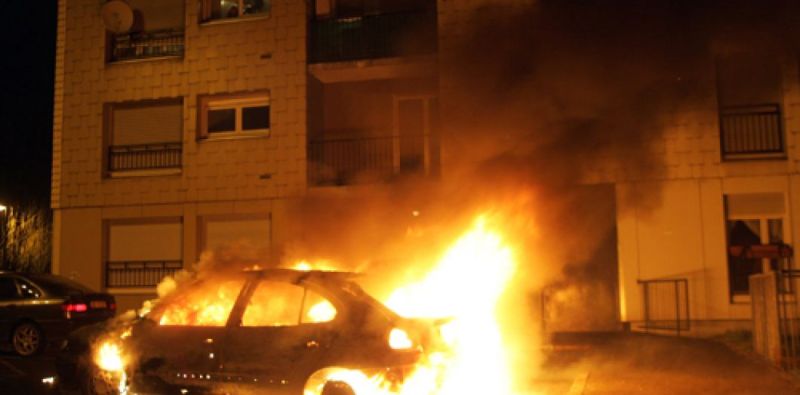 Italie: à la suite d’une dispute, une Sénégalaise met le feu à la voiture de son mari et finit par se brûler 