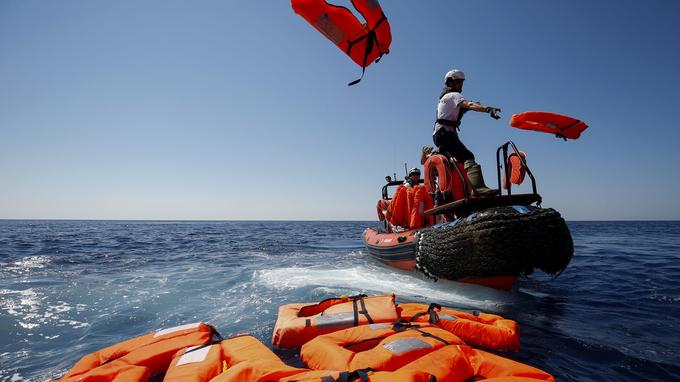 Migrants : la Méditerranée plus meurtrière que jamais