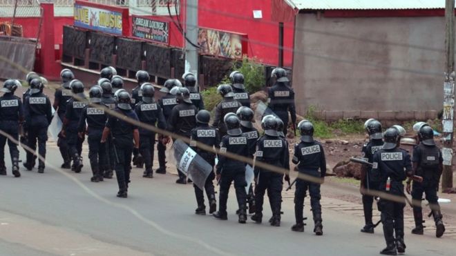 Peur et regain de violence au Cameroun