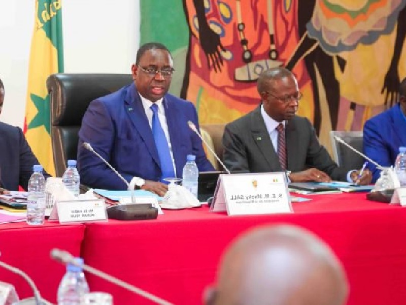 Retour de vacances : Macky Sall s’attaque au dossier de l’école