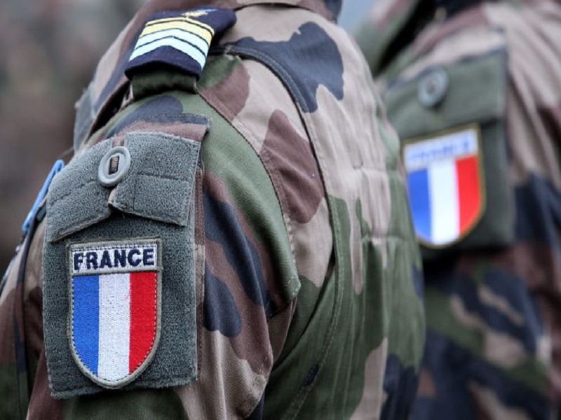 Accusée d’avoir plongé Watt dans le coma, l’armée française dément et annonce une plainte pour vol