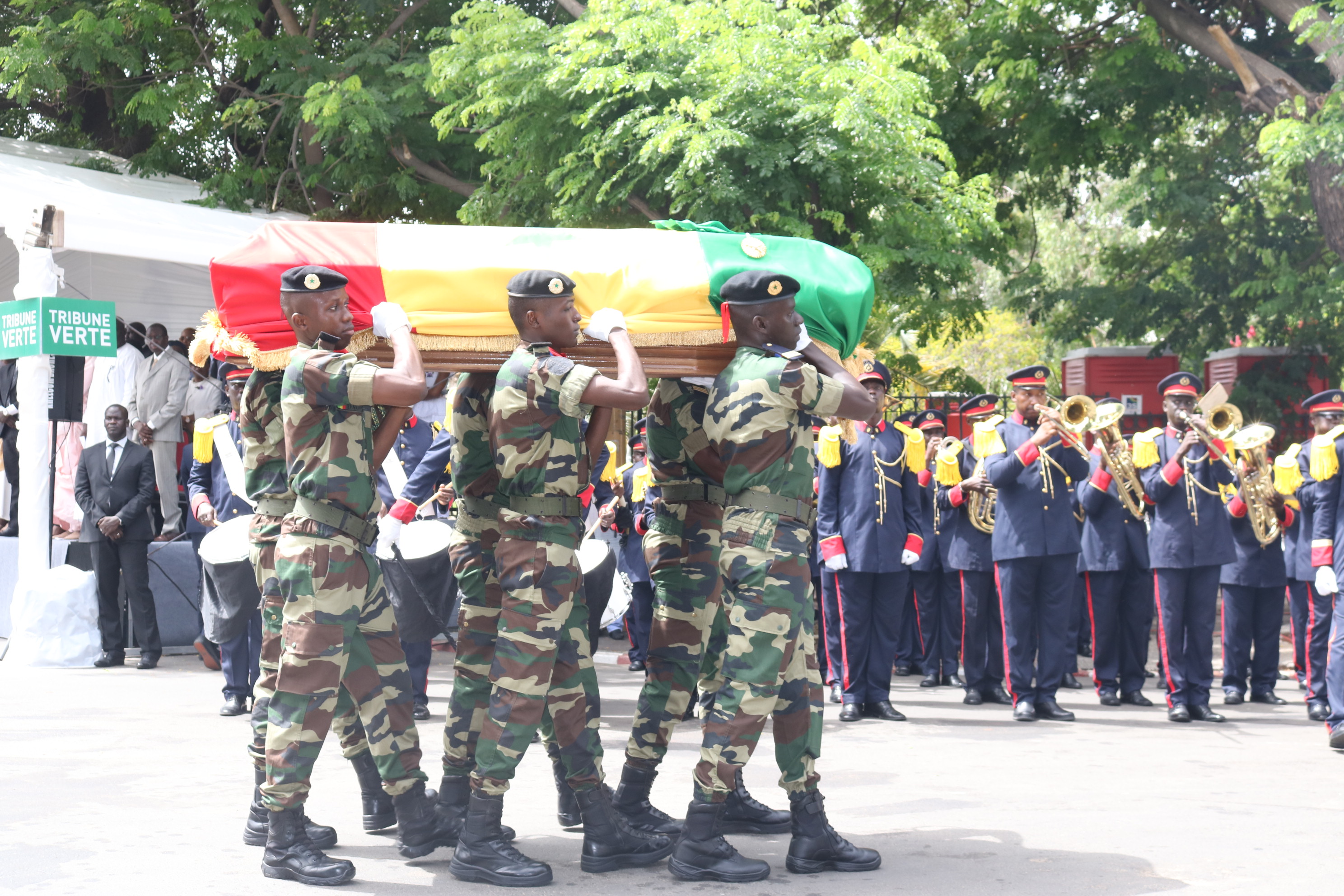 Revivez l'hommage National rendu au défunt chef du protocole