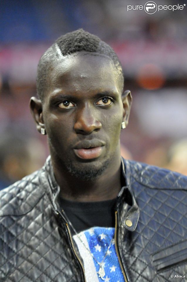 Equipe de France  : Mamadou Sakho porte plainte contre..