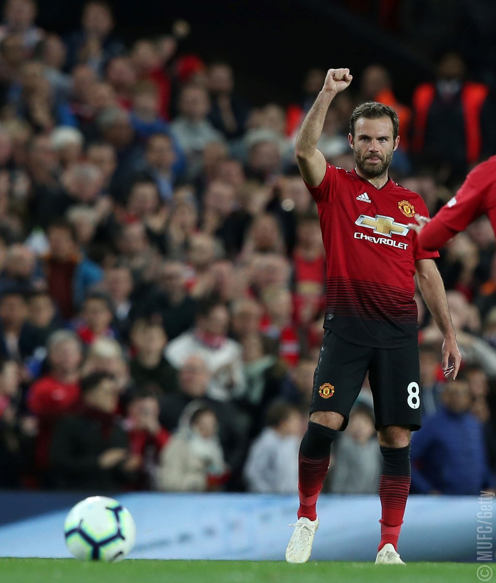 Son limogeage annoncé, Mourinho réussit une "remontada" à Old Traford