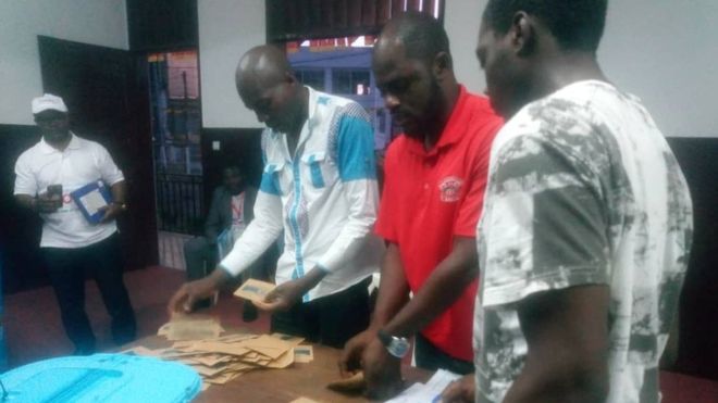 Présidentielle sans incident à Yaoundé