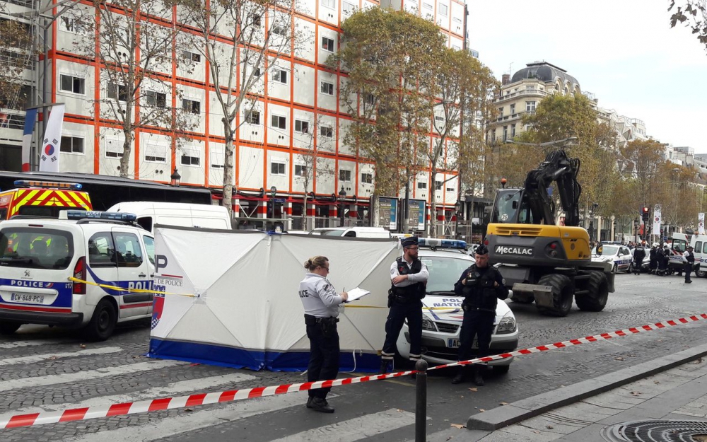 Paris: une fillette tuée par un engin de chantier sur les Champs-Élysées