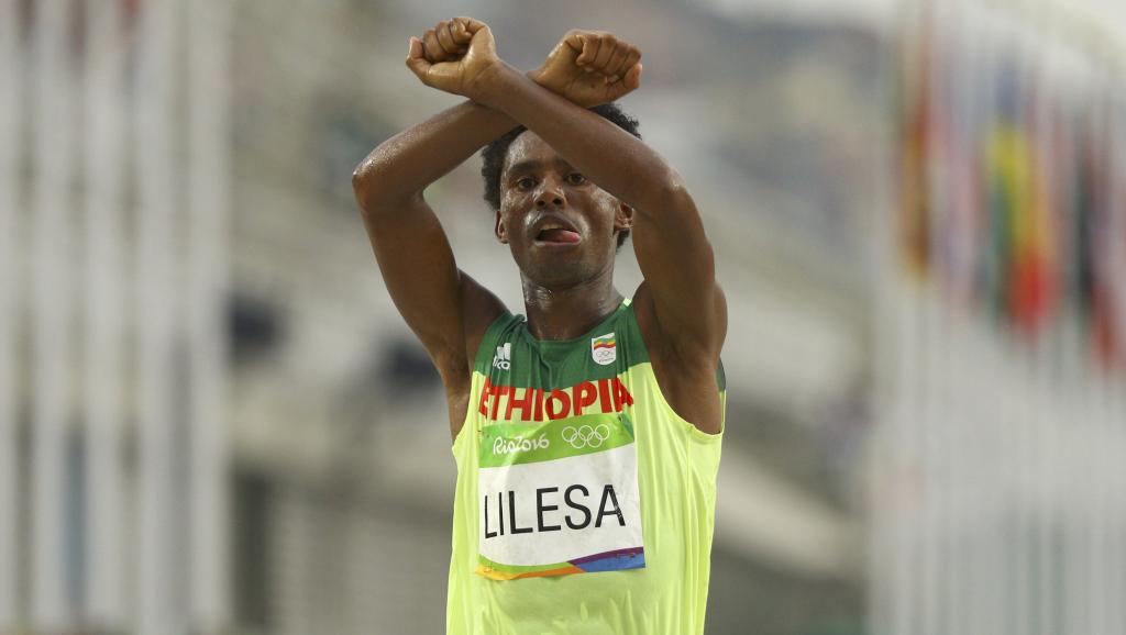 Ethiopie: le marathonien médaillé olympique, Feyisa Lilesa est rentré d’exil