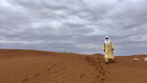 Maroc: le groupe malien Tinariwen clôture le festival de Taragalte