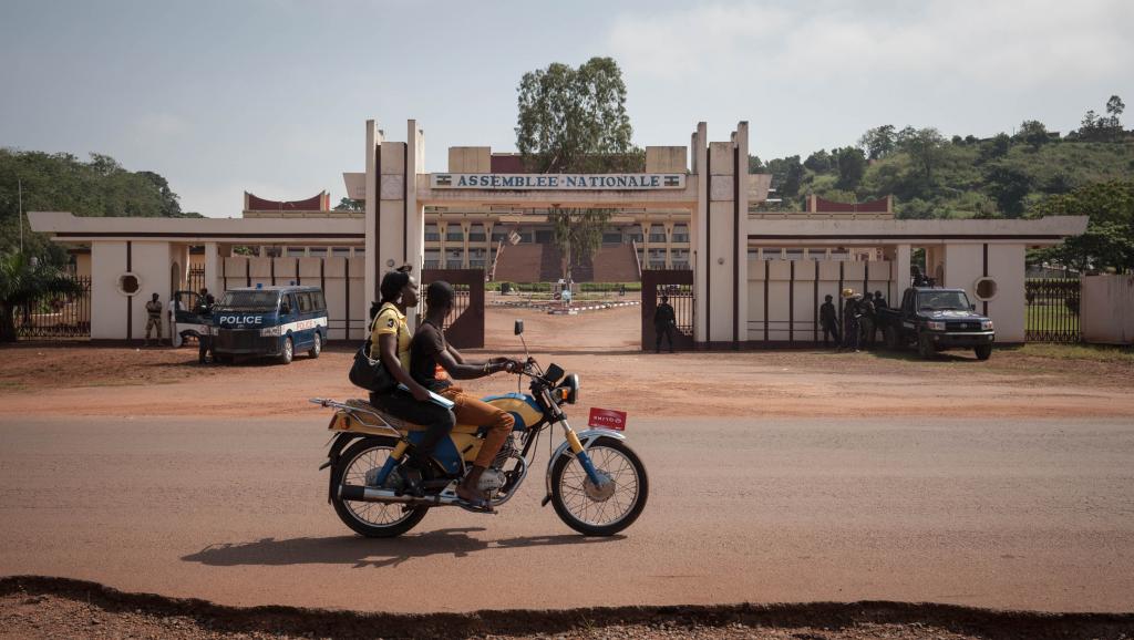 RCA: coups de feu à l'Assemblée lors de l'élection du nouveau président