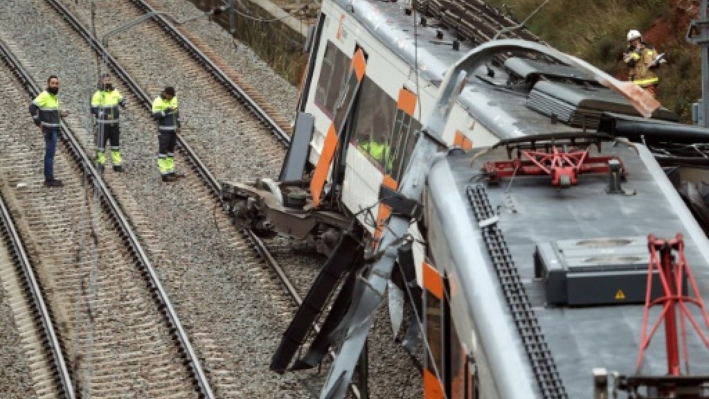 Un mort et 44 blessés après le déraillement d’un train en Espagne