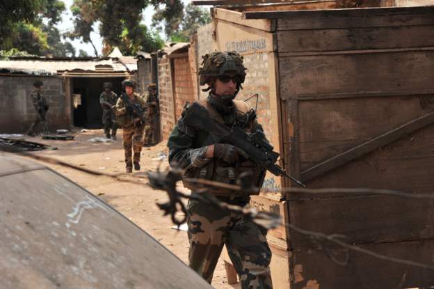 La France donne des armes à la République centrafricaine
