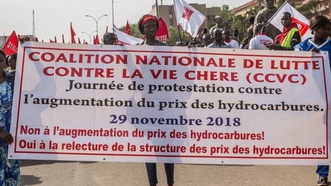 Pas d'accord sur la baisse du prix du carburant au Burkina