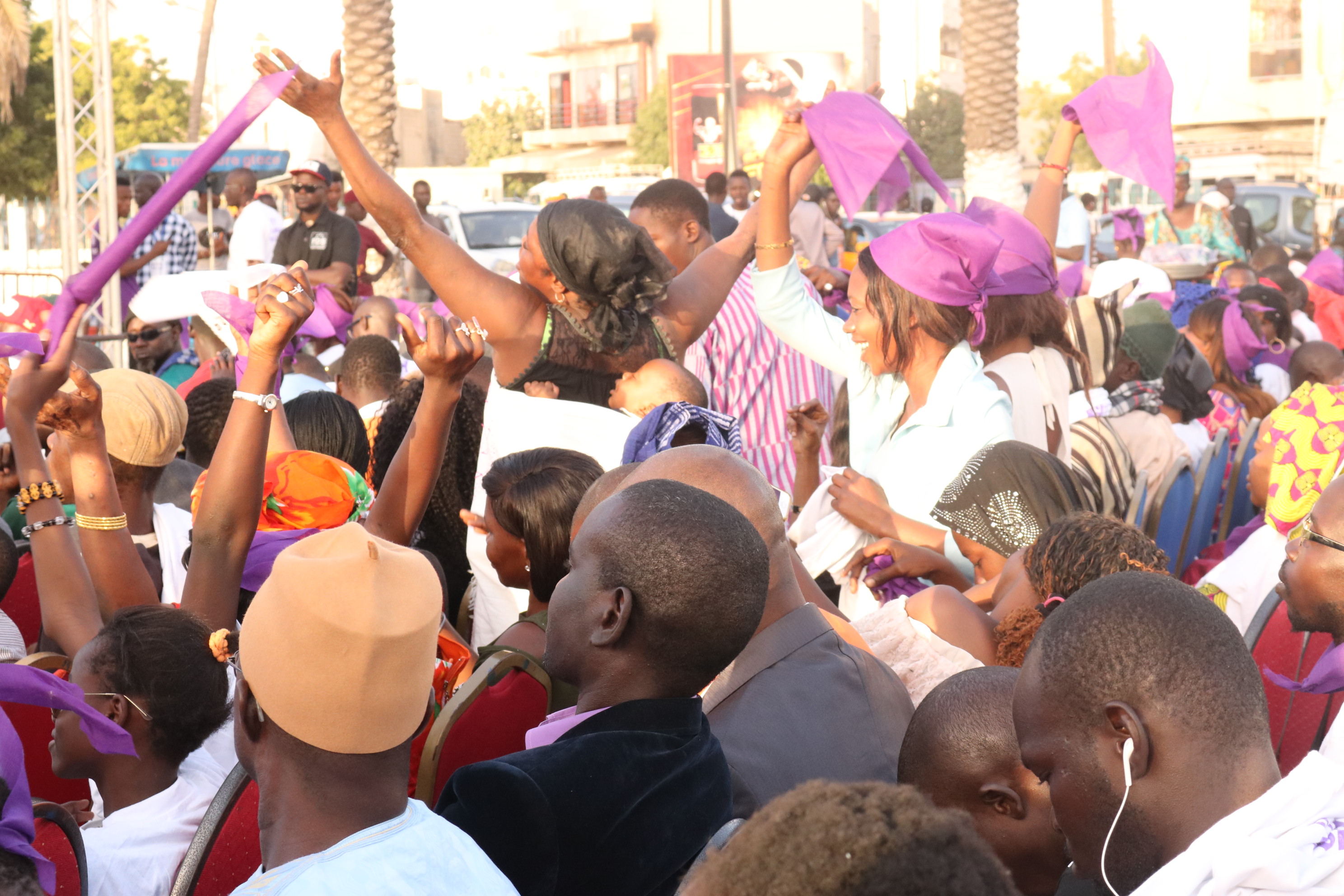 Place de la Nation: Vivez l'ambiance de l'investiture de Idrissa Seck... en images 