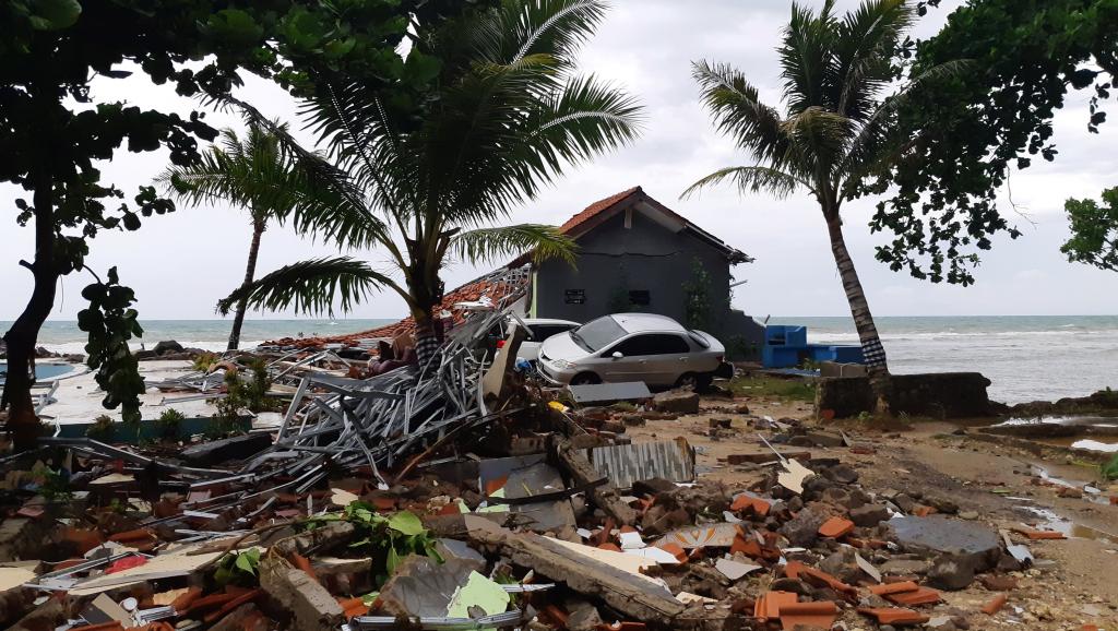 Tsunami en Indonésie: sur les réseaux sociaux, les témoins racontent l'horreur