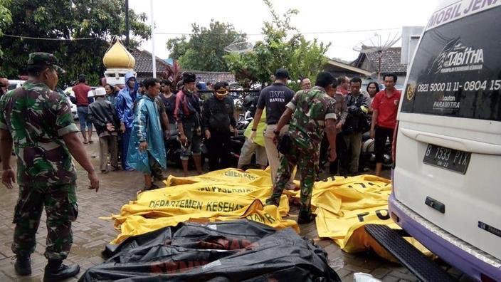 Indonésie : le bilan du tsunami passe à 373 morts