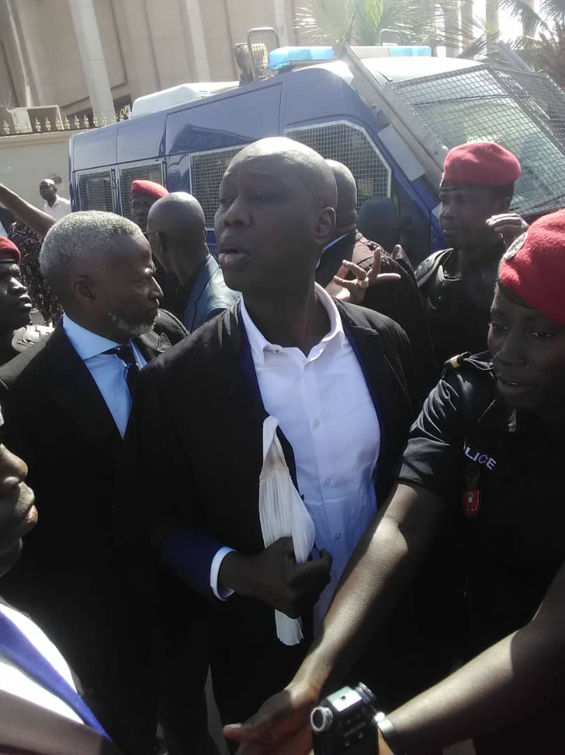  Audio - "La Cour suprême n'a pas privé Khalifa Sall de ses droits civiques" (Avocat)