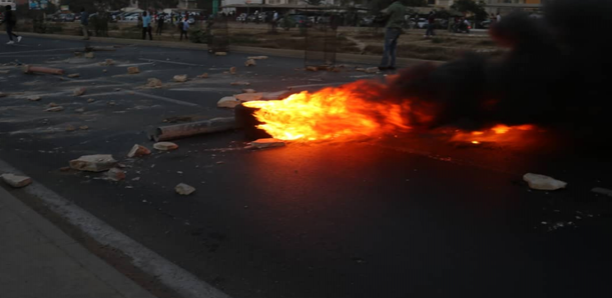 La tension monte à Dakar : Affrontements et pneus brûlés un peu partout