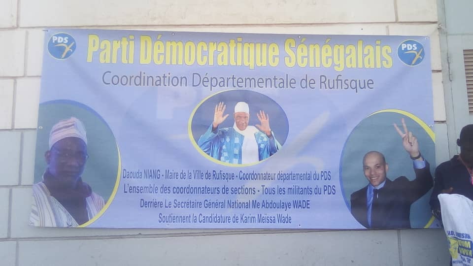 Direct arrivée de Wade: les militants déjà prêts à Rufisque (Photos + vidéo)