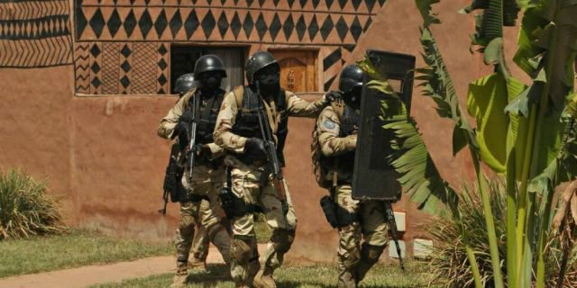 Burkina: 2 militaires tués par l'explosion d'un cadavre piégé