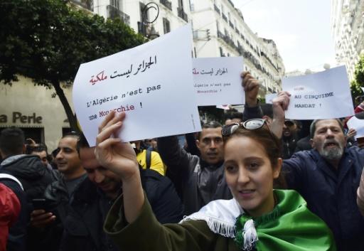 Algérie Des centaines d'étudiants rassemblés à Alger contre un 5e mandat de Bouteflika