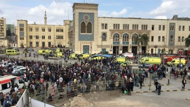 Un accident de train à l’origine d’un incendie meurtrier au Caire