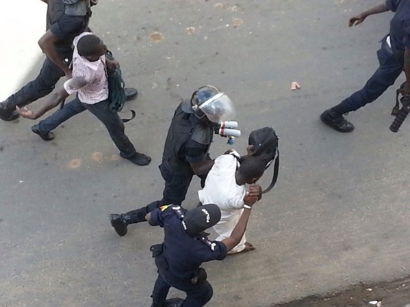 Deux jeunes de l'opposition arrêtés par la DIC à Touba pour appel à la violence via les Réseaux sociaux