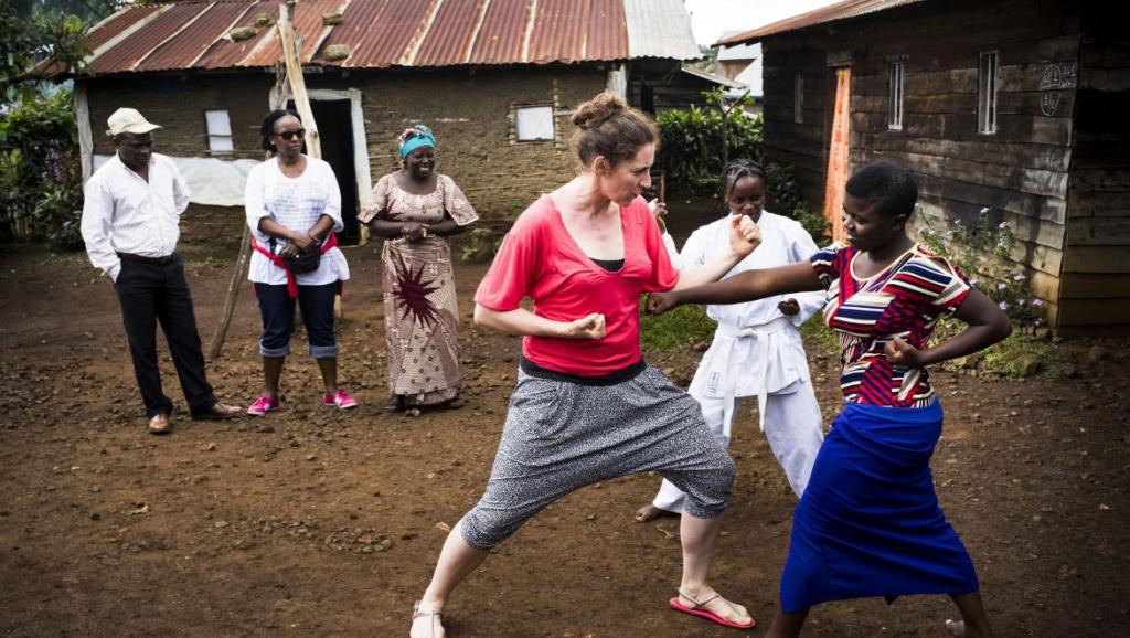 Le karaté comme thérapie pour des Congolaises victimes de violences