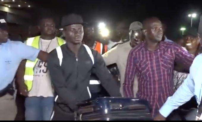 Arrêt sur image:  : Sadio Mané déchaine les foules de l’AIBD