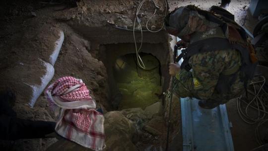 Syrie : Des jihadistes cachés dans des tunnels se rendent après la fin du « califat »