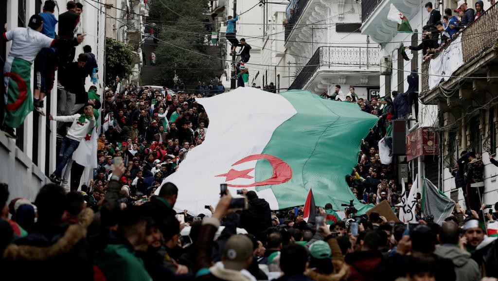 Algérie: les déclarations d’Ahmed Gaïd Salah n’ont pas convaincu les Algériens