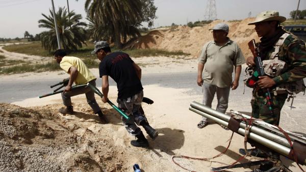 Libye: violents affrontements entre forces pro-gouvernement d'union nationale et pro-Haftar au sud de Tripoli