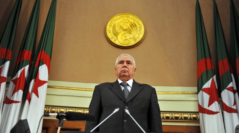 Algérie: contesté, le président par intérim promet «un scrutin présidentiel transparent et régulier»