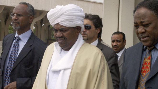 Au Soudan, les militaires disent avoir pris le pouvoir