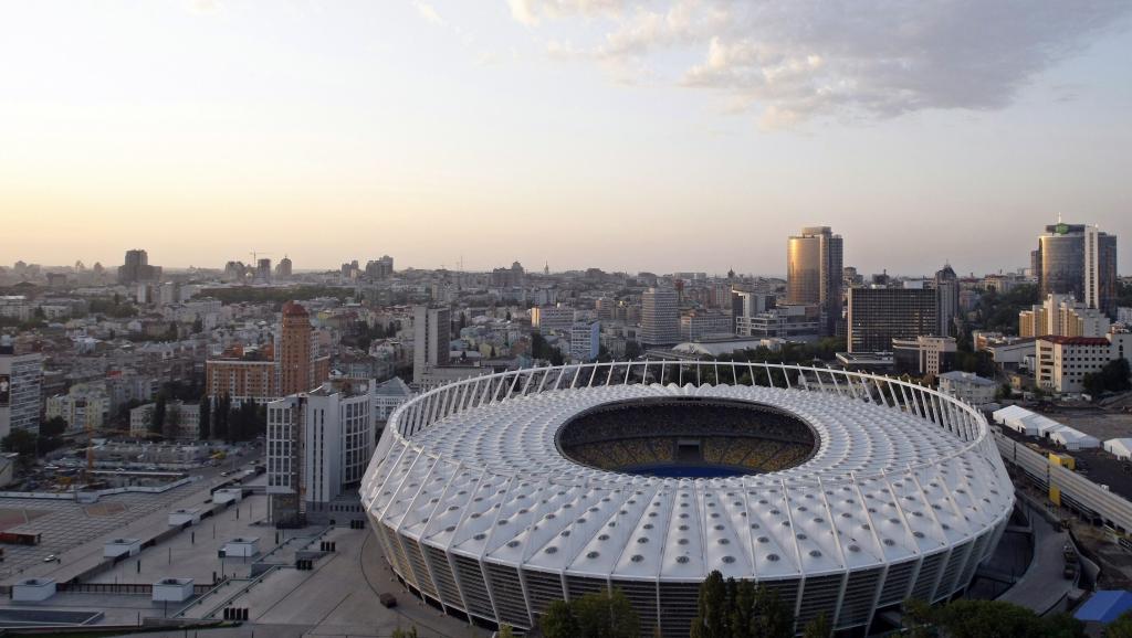 Ukraine: un débat inédit au Stade olympique de Kiev pour clore la campagne