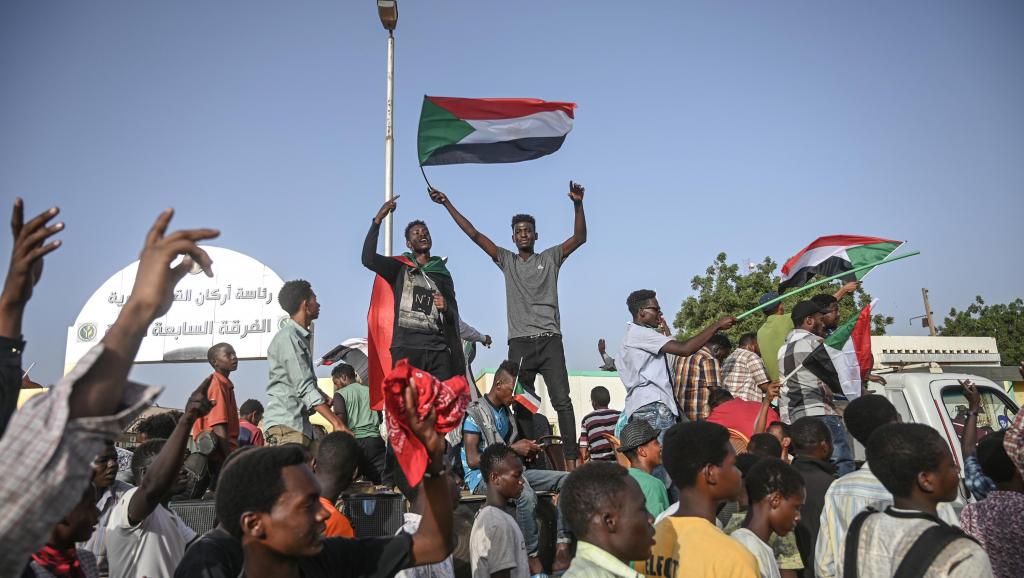 Soudan: un accord trouvé pour un partage du pouvoir entre civils et militaires