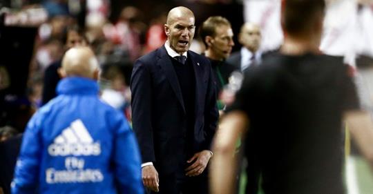 Très agacé, Zidane à ses joueurs " je suis très en colère, je peux pas vous défendre"  