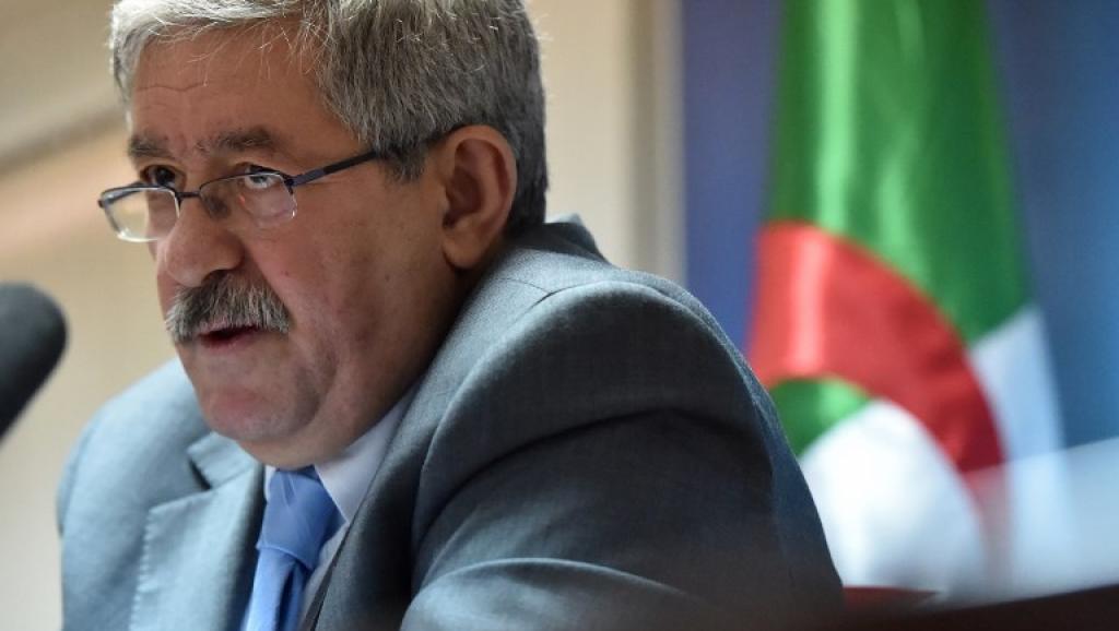 Algérie: l'ancien Premier ministre Ahmed Ouyahia entendu par la justice