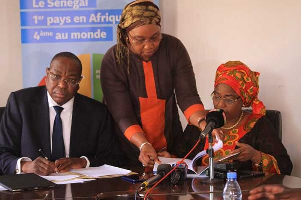 ITIE : Mankeur Ndiaye passe le témoin à Awa Marie Coll Seck