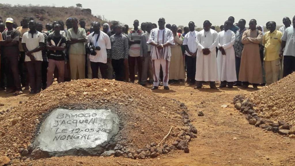 [Reportage] Burkina Faso: inhumation des victimes de l’attaque contre une église