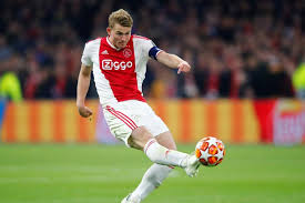Ajax : le Barça, de Ligt calme le jeu