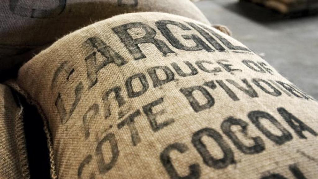 Ghana et Côte d'Ivoire suspendent leurs ventes de cacao