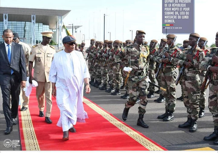 Tuerie au Mali: le président de la République demande de ne pas se "livrer à des actes de vengeance"