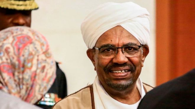 Omar El-Béchir inculpé au Soudan