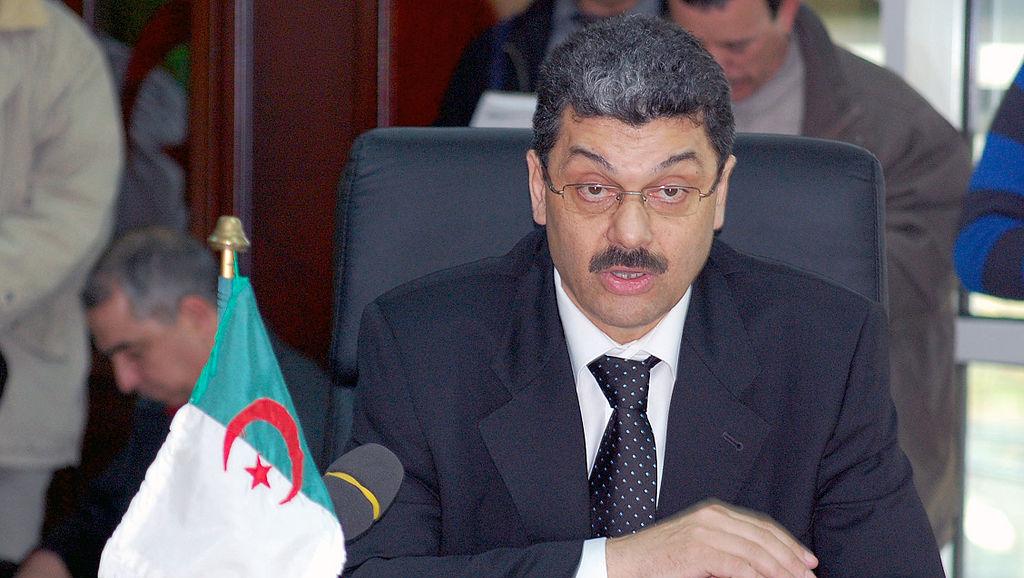 Algérie: deux anciens ministres placés sous contrôle judiciaire
