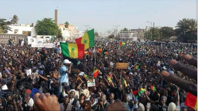 Direct - Rassemblement de la coalition Aar li nu book: Affluence à la place de la Nation