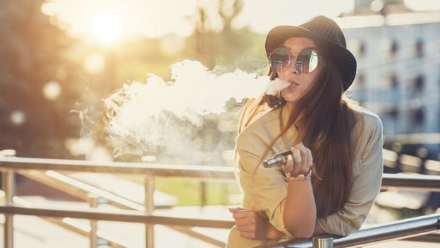 Fumer endommage les yeux et les poumons, selon une étude